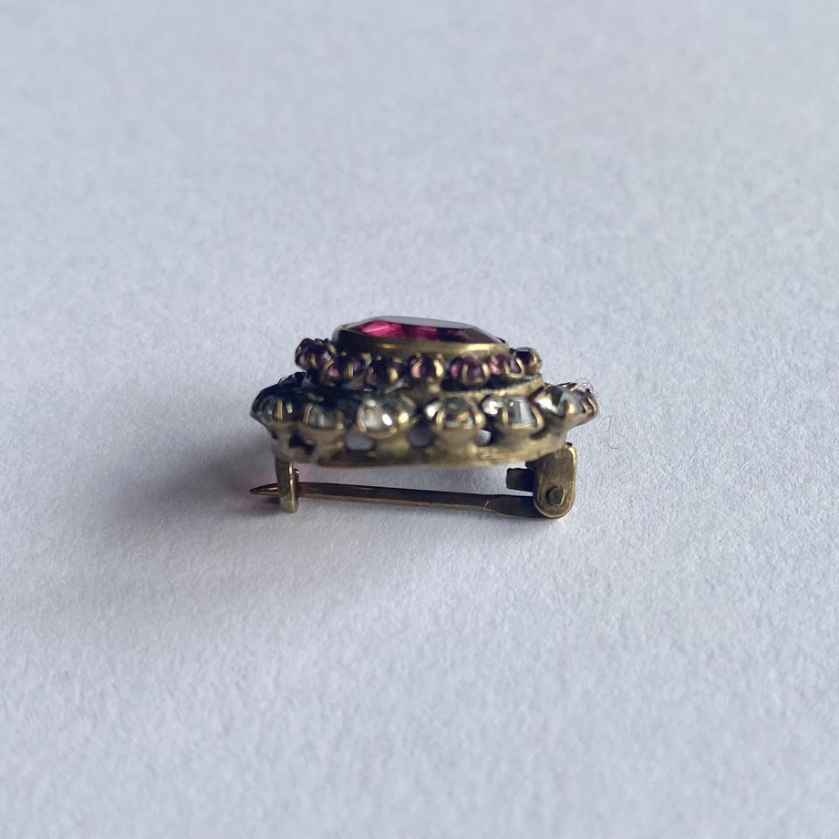 ヴィンテージ ピンク ミニブローチ