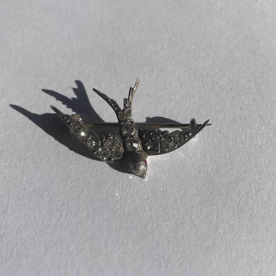 アンティーク シルバー クリアグラス つばめブローチ 1880年代