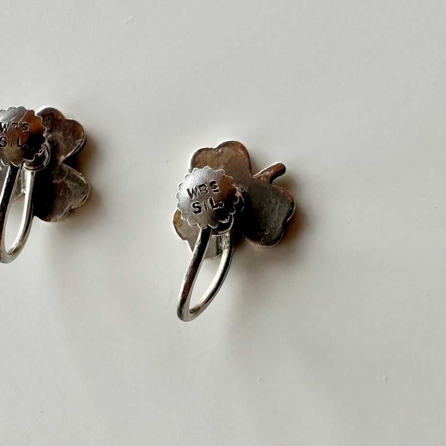 スターリングシルバー&エナメル クローバー イヤリング