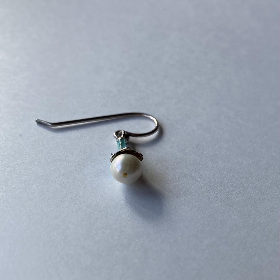 ナチュラルパール&エナメル ベル ピアス