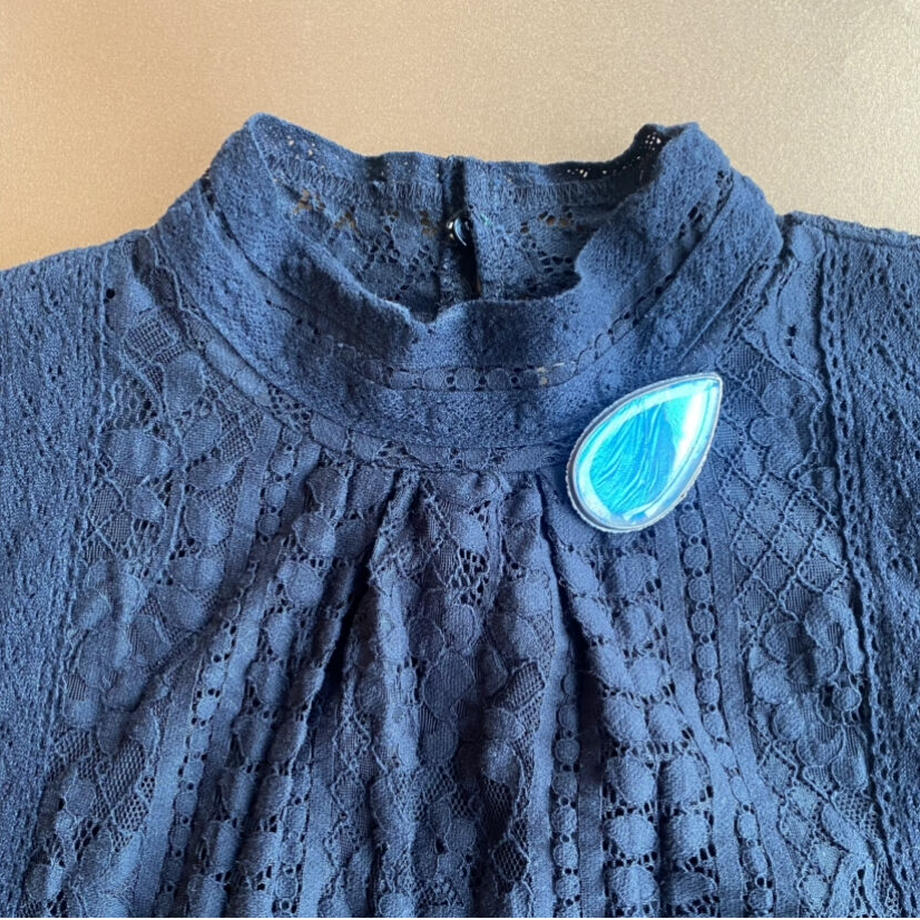 バタフライウィング しずく型 ブローチ