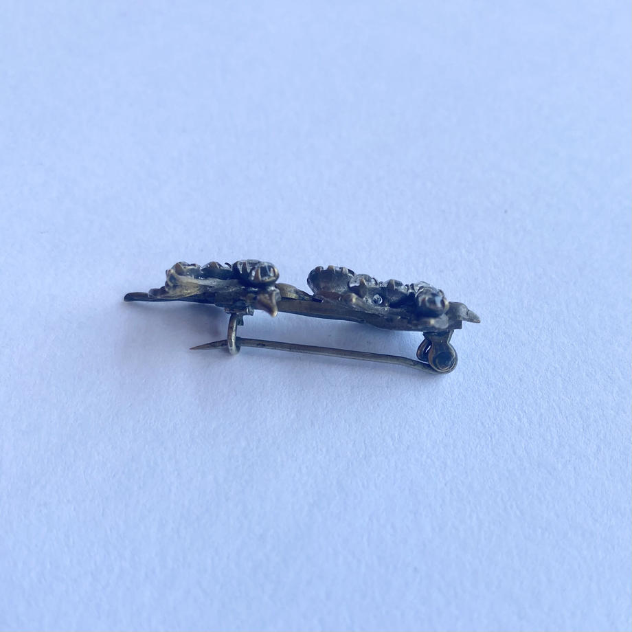 2羽のつばめ クリアグラス ブローチ