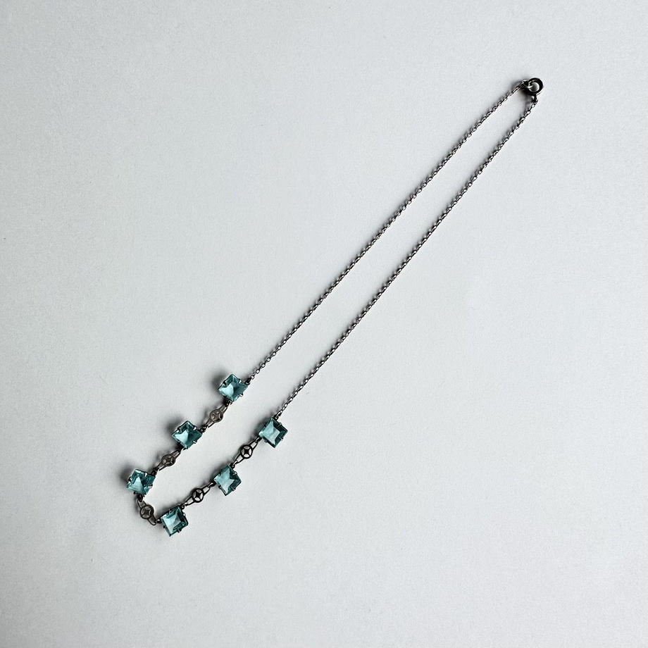 ペールブルーカラーグラス ヴィンテージネックレス