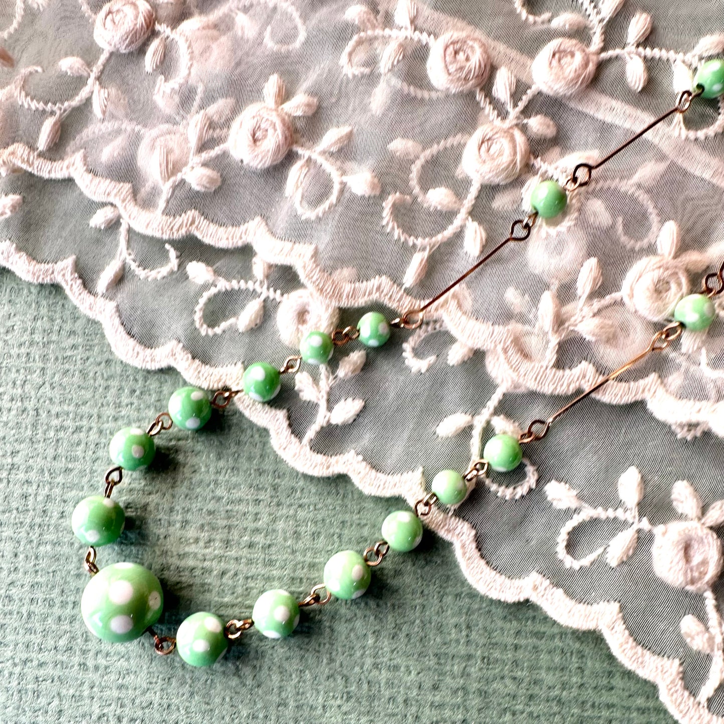 グリーン ポルカドットグラス ヴィンテージネックレス