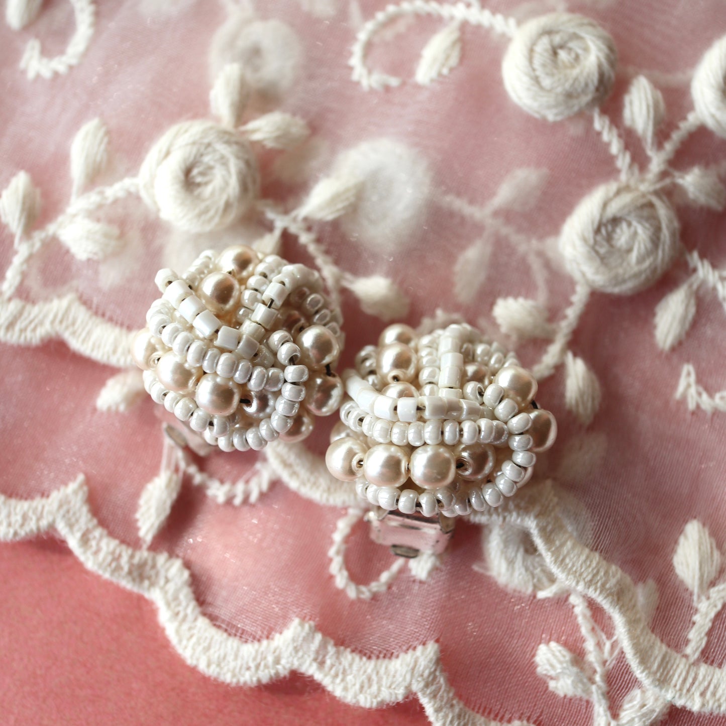 ブレイデッド ホワイトビーズ ヴィンテージイヤリング