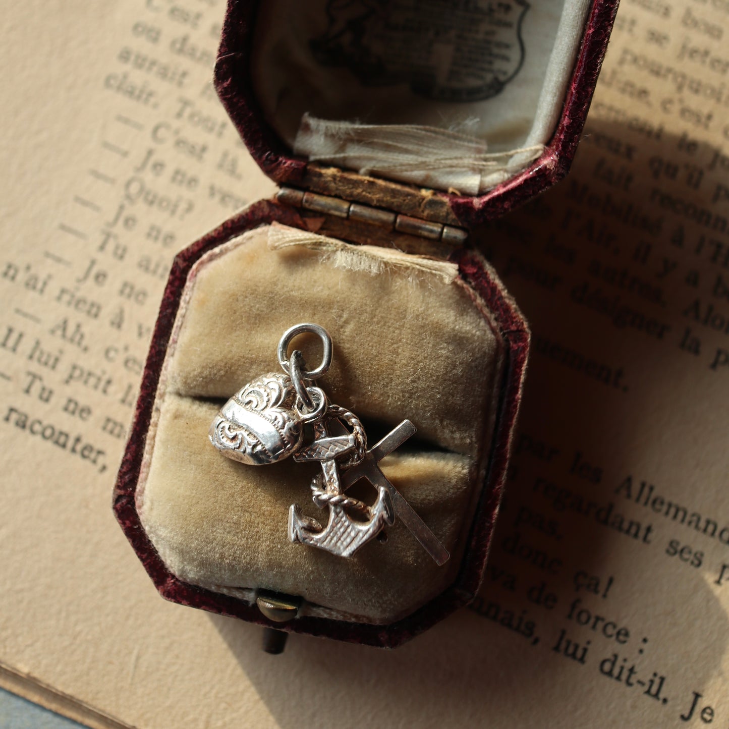 ハート＆クロス＆アンカー ヴィンテージシルバーチャーム