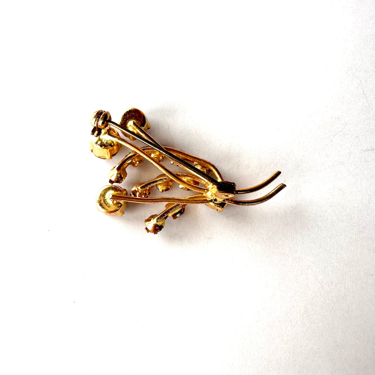 ディープレッドカラーグラス フラワーブーケブローチ