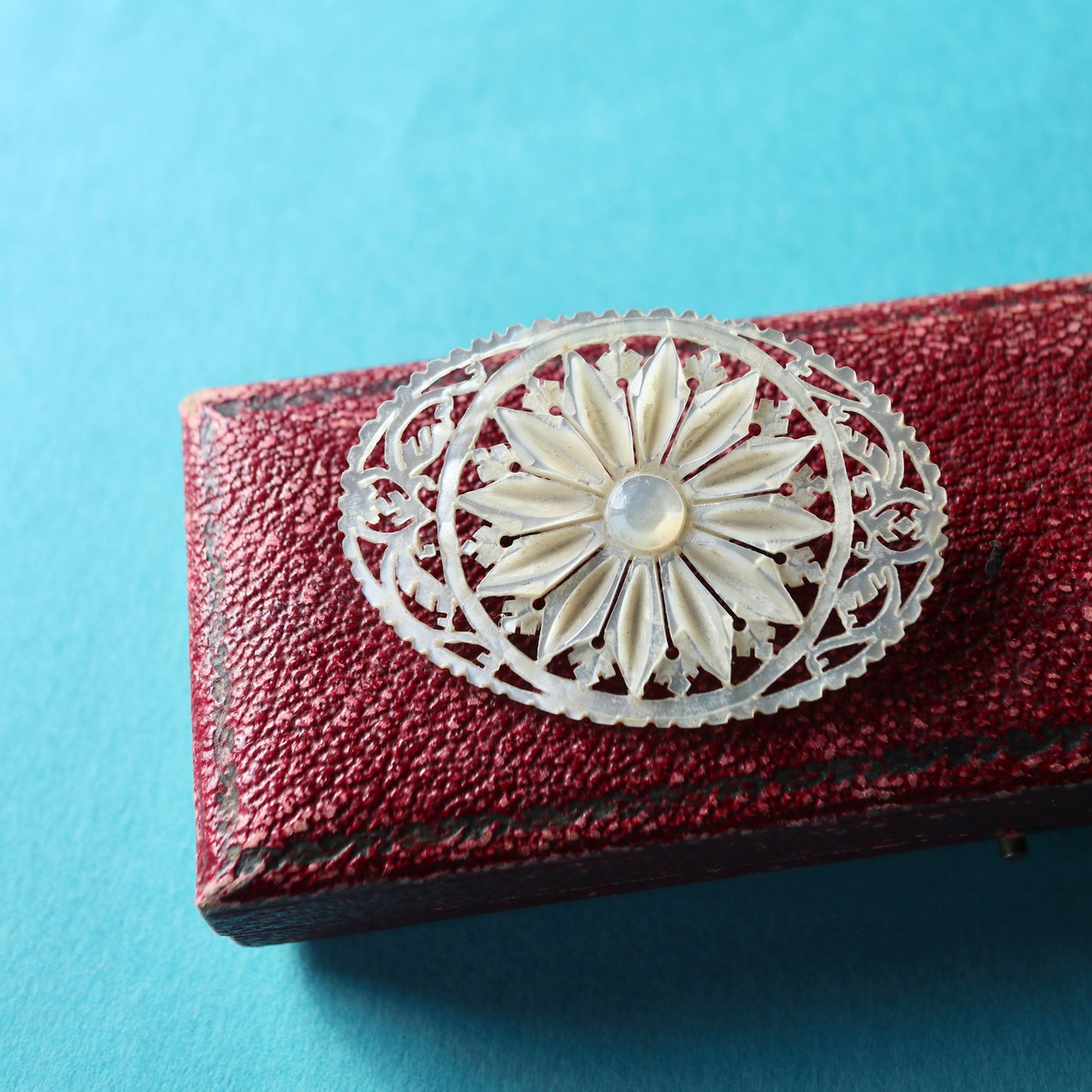 ベツレヘムパール オーバル ブローチ