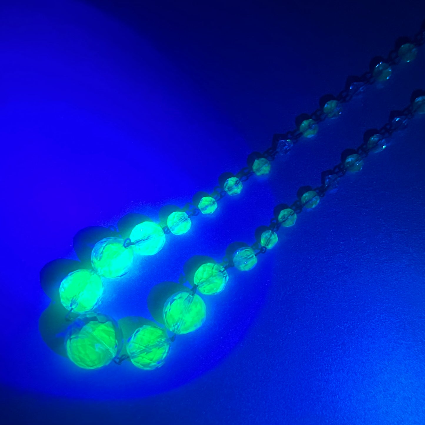 ブルー×グリーン ウラングラス ネックレス