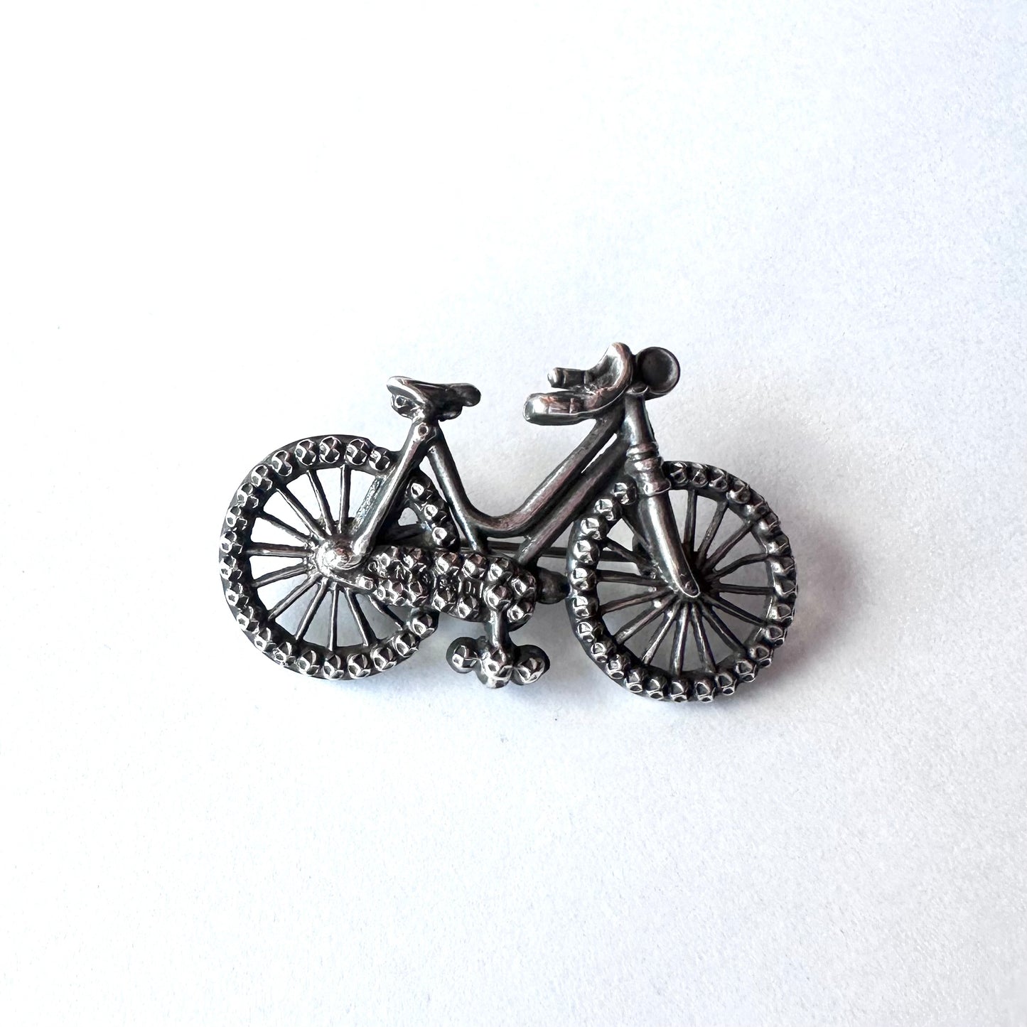 自転車 アンティークブローチ
