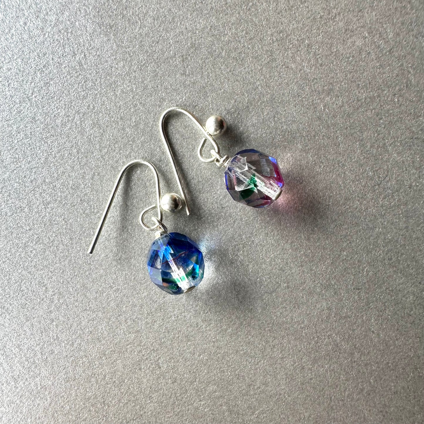 アイリスグラス ミニピアス