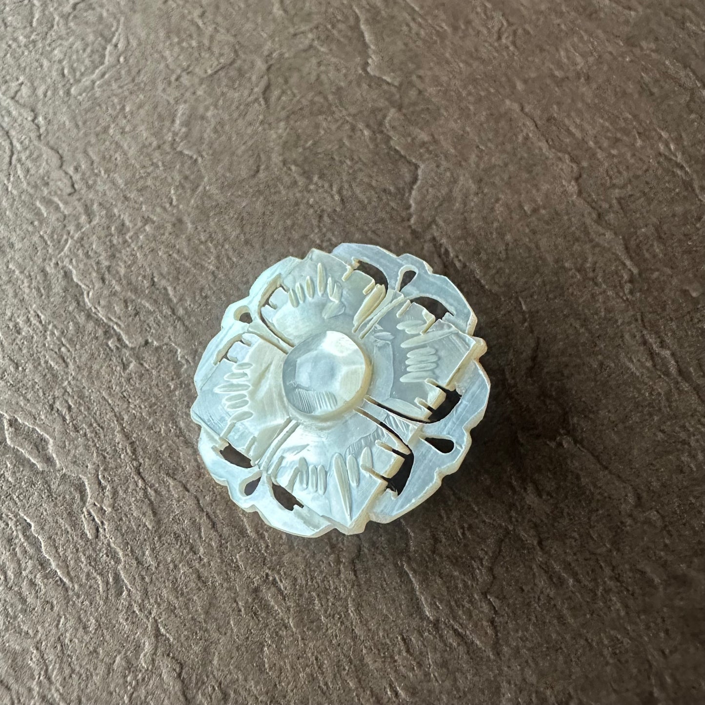 ベツレヘムパール ブローチ