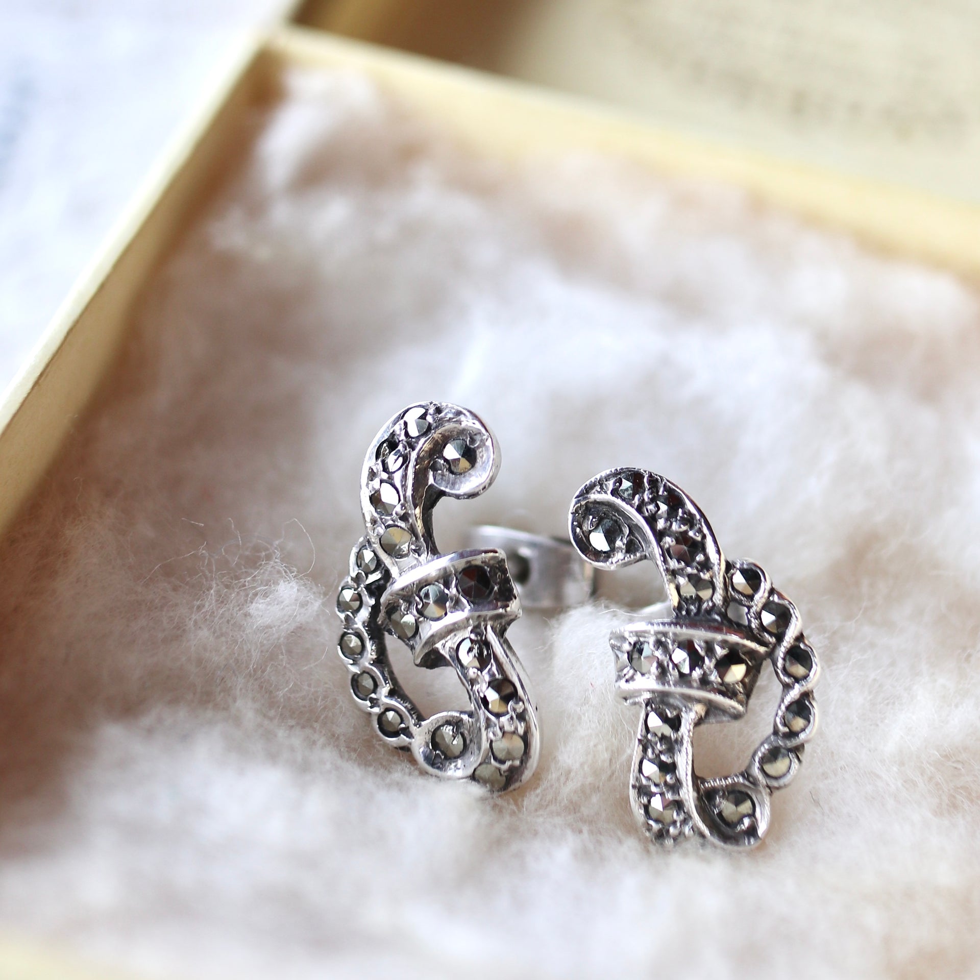 13EB8CA9-25CF-4FEA-8DAB-  