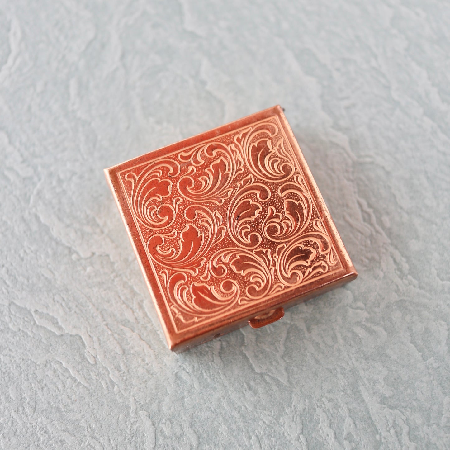 Lakriment Linsen ピルケース