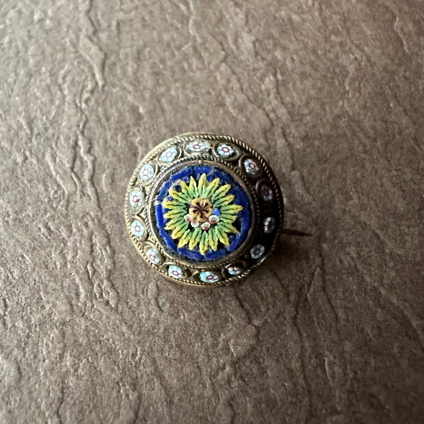 マイクロモザイク ラウンドブローチ③