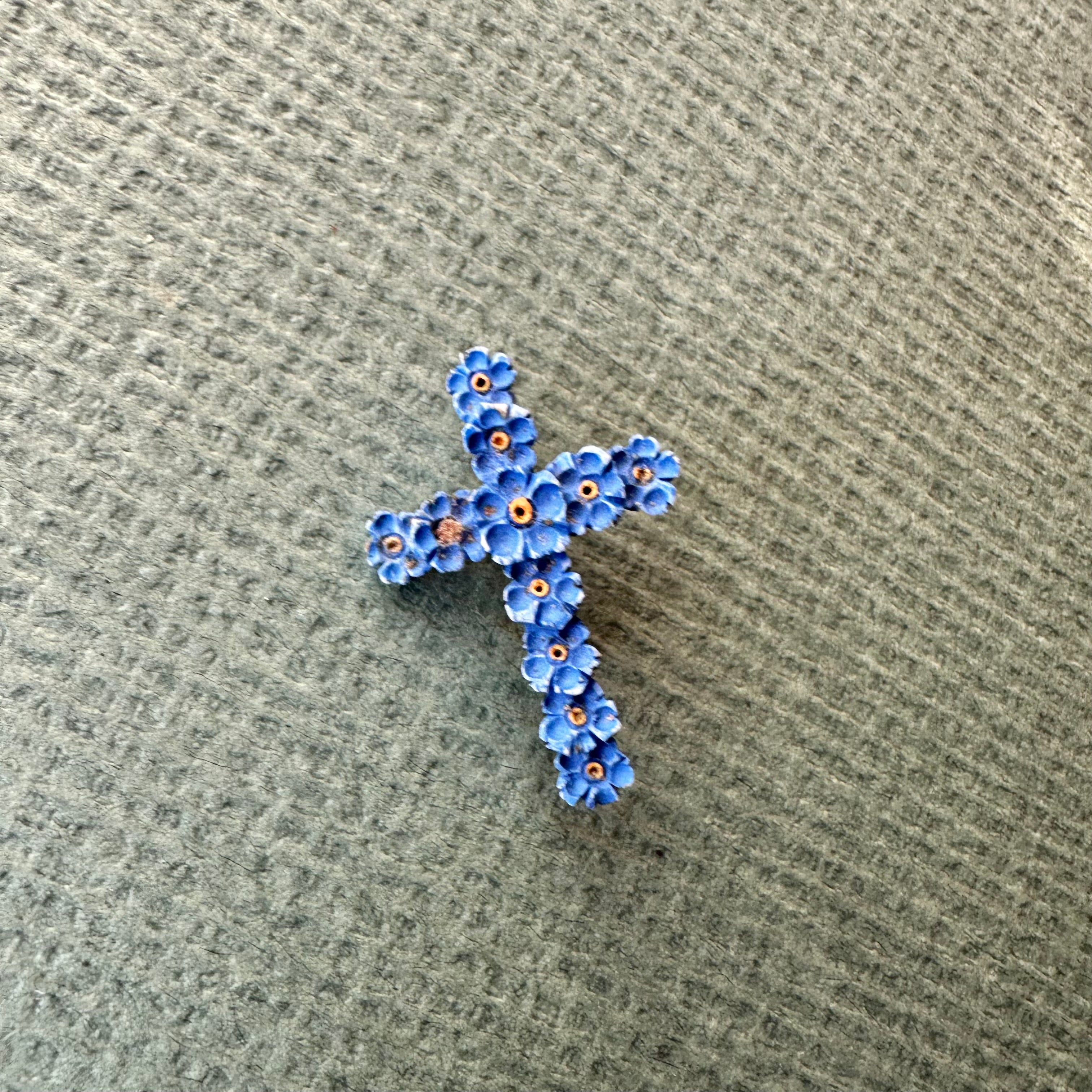 忘れな草 クロス ブローチ – Amelie Antique