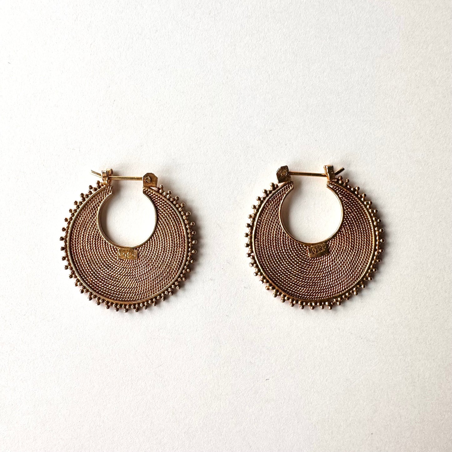 ゴールドオンシルバー エトルスカンスタイル フープピアス