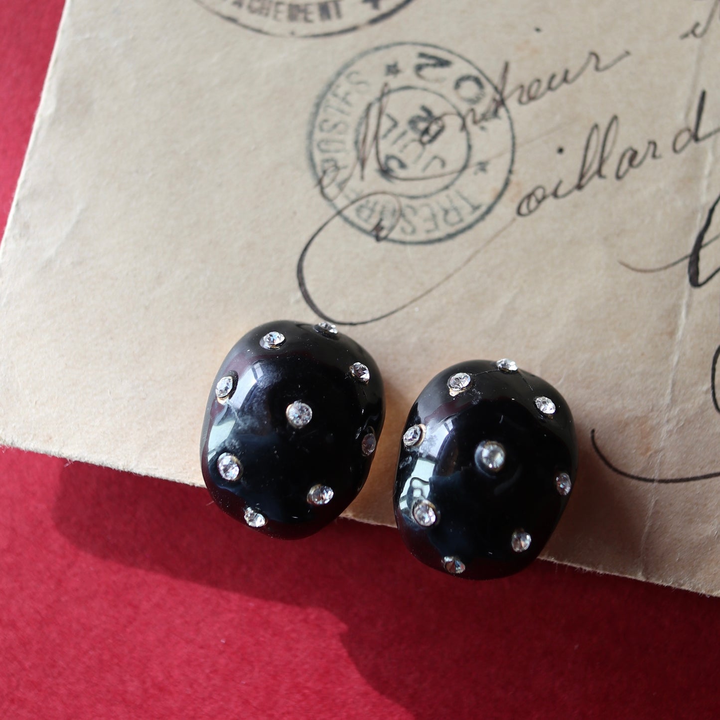 ブラックエナメル＆クリアグラス クリップオンイヤリング