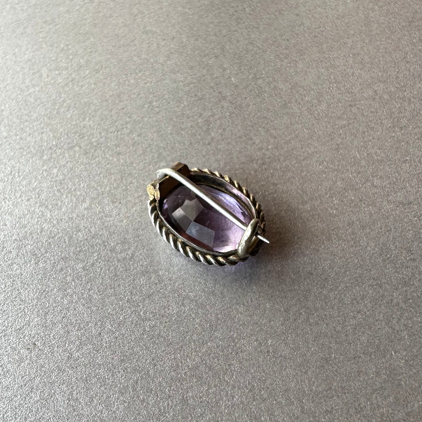 ライラックカラーグラス ミニブローチ