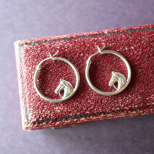 スターリングシルバー ホースモチーフ フーフピアス