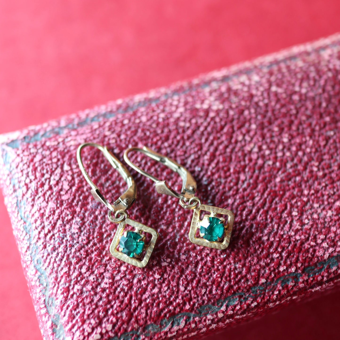 ドイツヴィンテージ グリーンカラーグラス ピアス