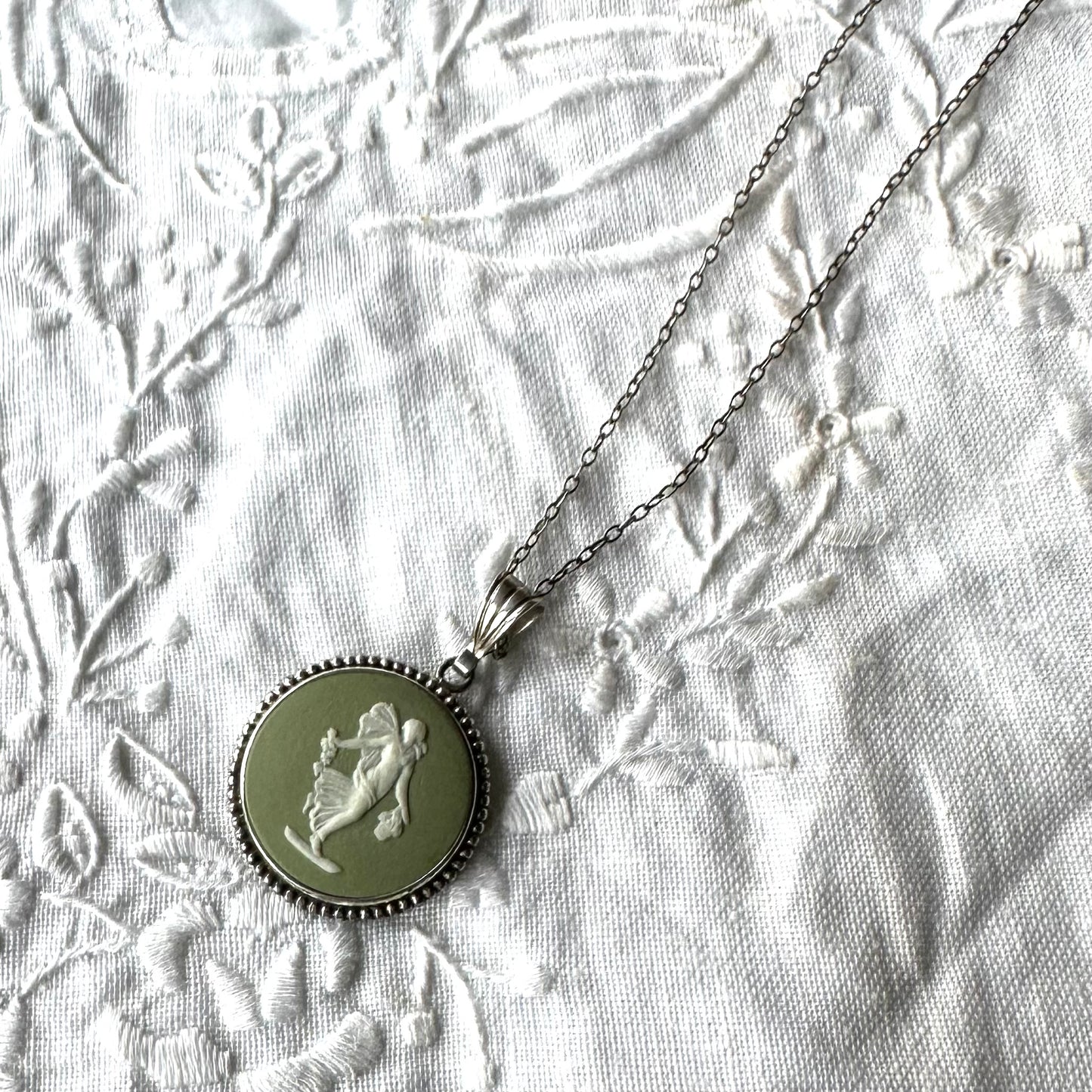 ウェッジウッド ラウンドネックレス グリーン ロンドン 1972年