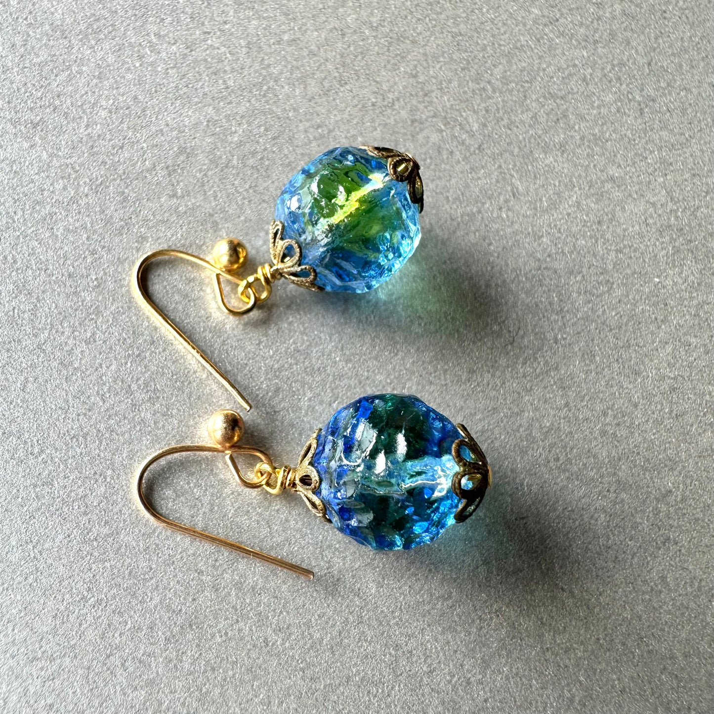 バイカラー アンティークビーズ ピアス