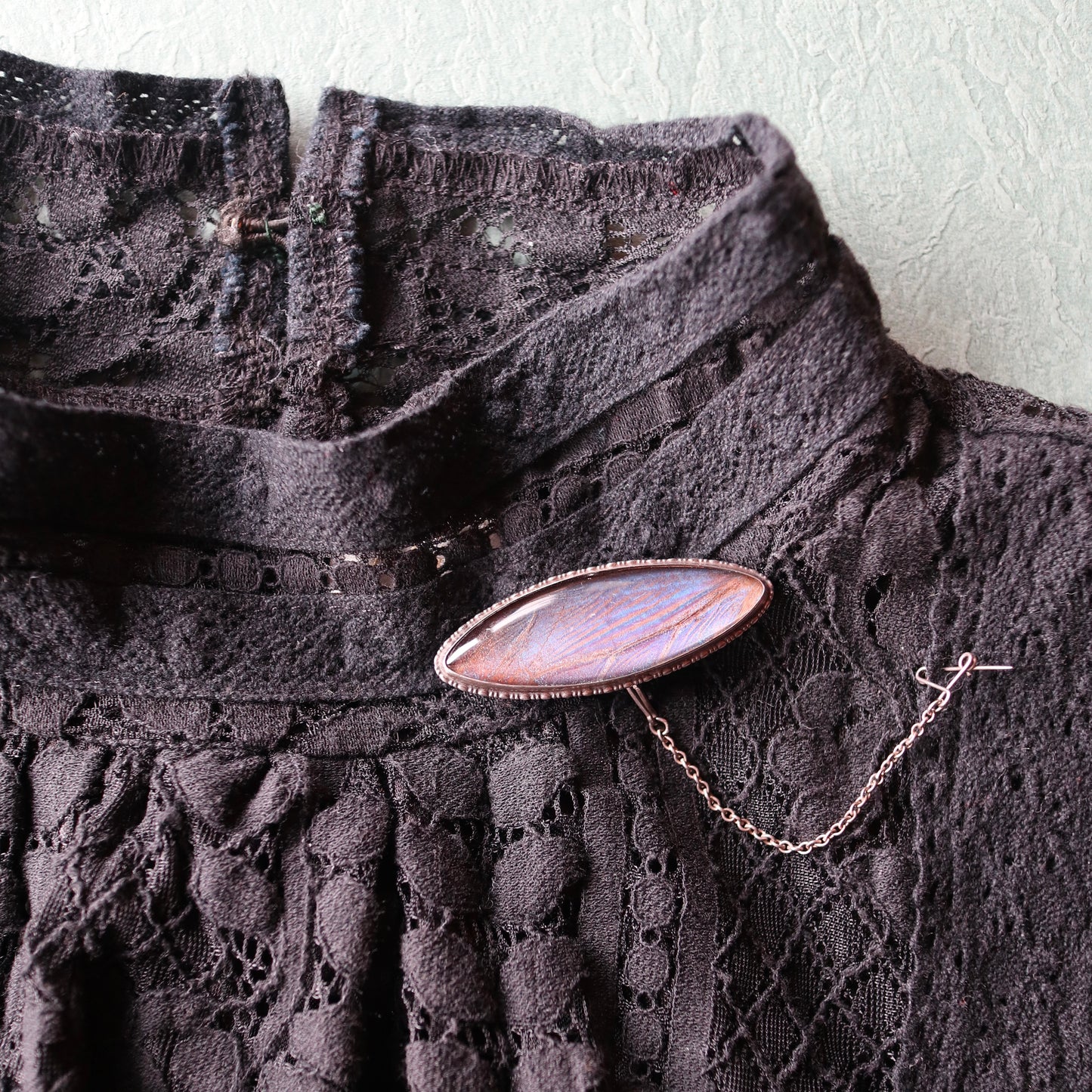 バタフライウィング アイシェイプブローチ ②