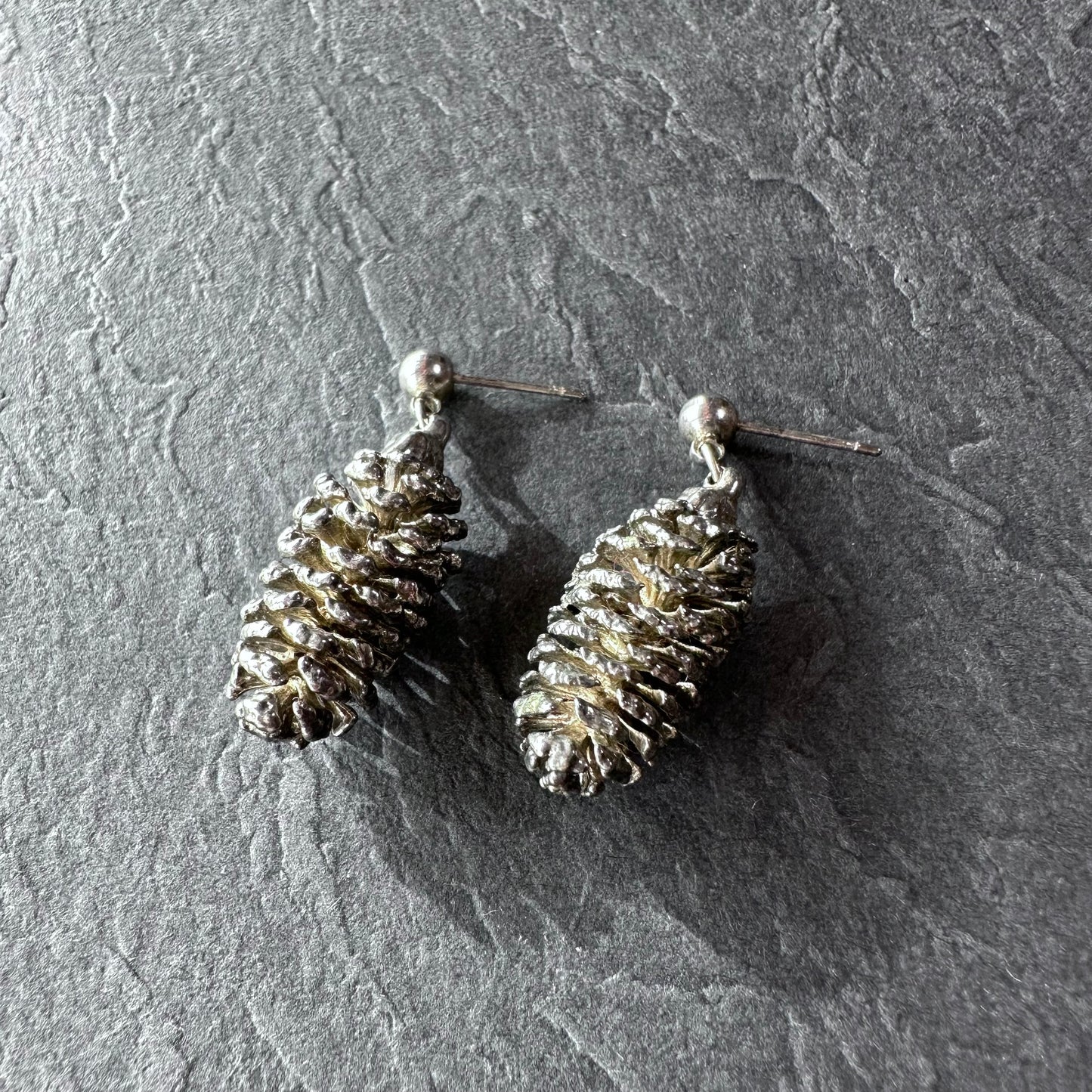 パインコーン ヴィンテージシルバーピアス