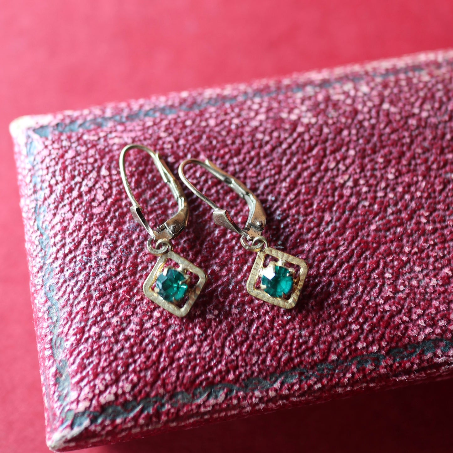 ドイツヴィンテージ グリーンカラーグラス ピアス