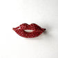 レッドカラーグラス リップブローチ