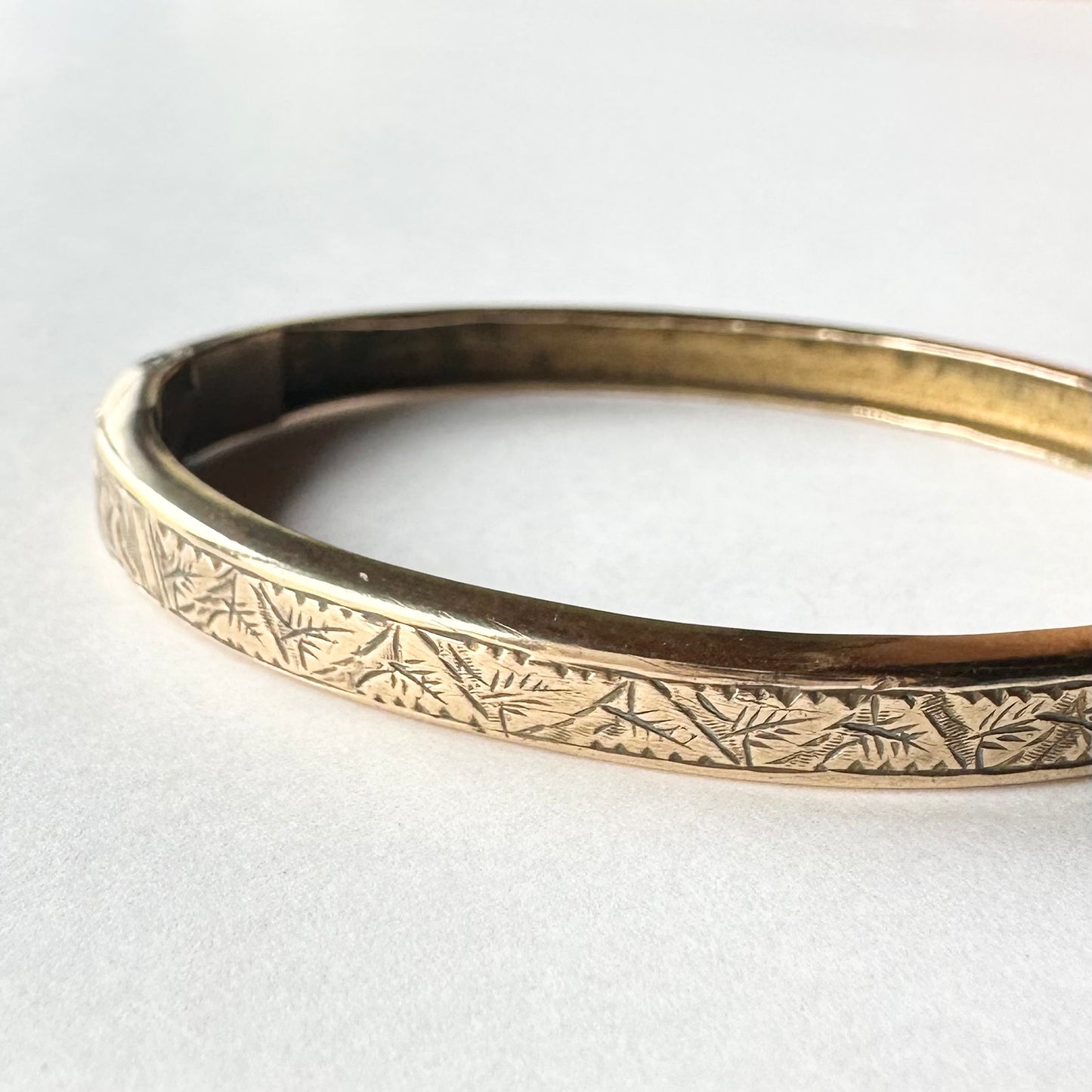 ロールドゴールド アンティーク バングル