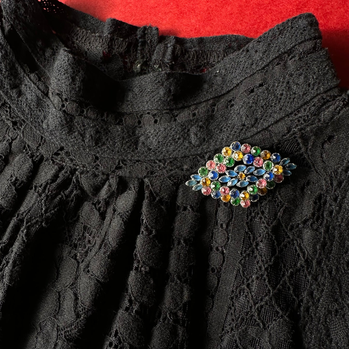 チェコグラス ひし形ブローチ