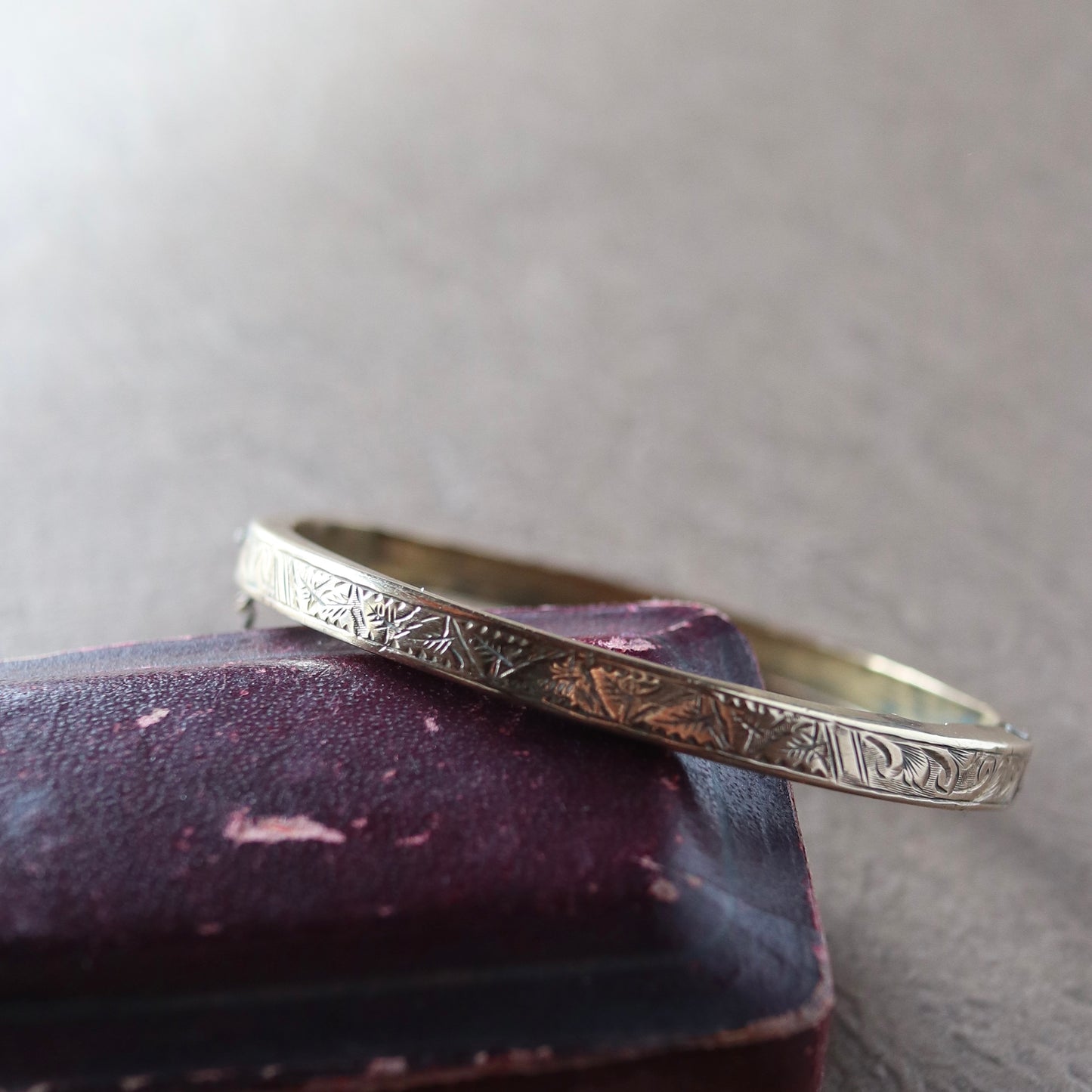 ロールドゴールド アンティーク バングル