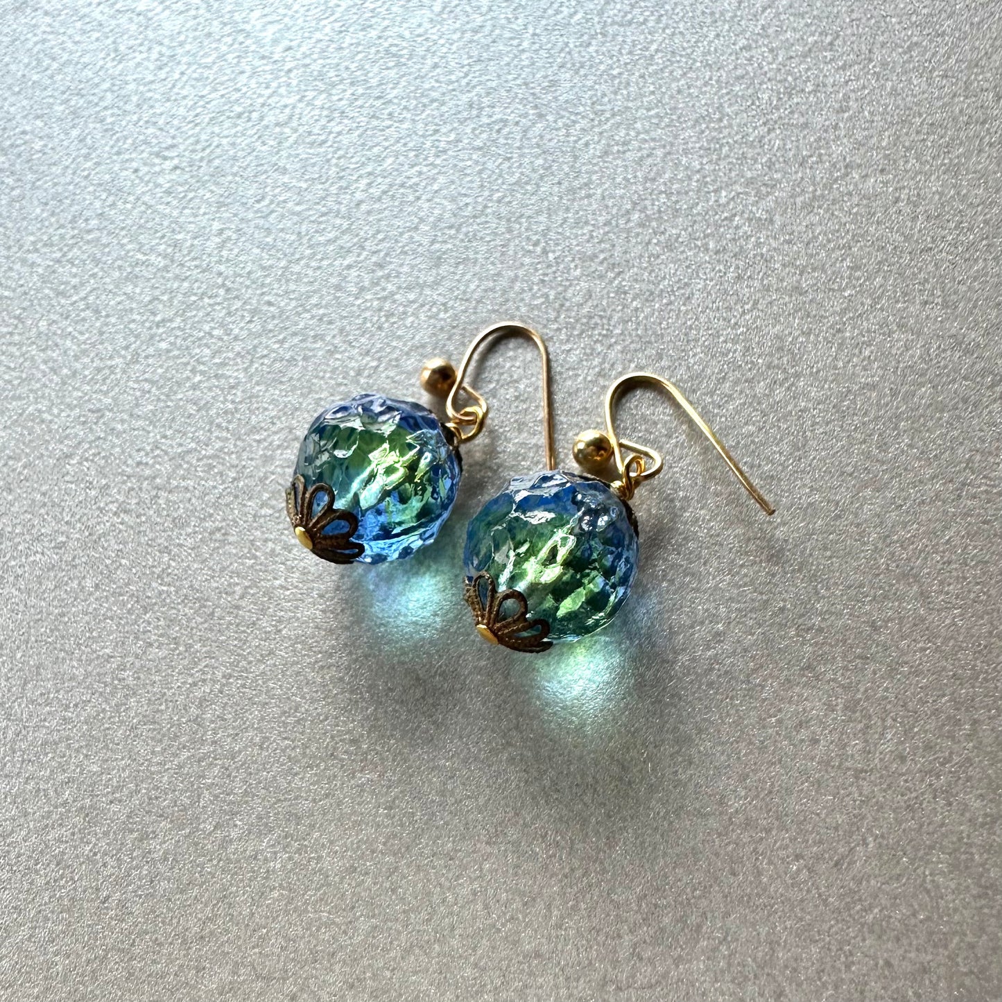 バイカラー アンティークビーズ ピアス