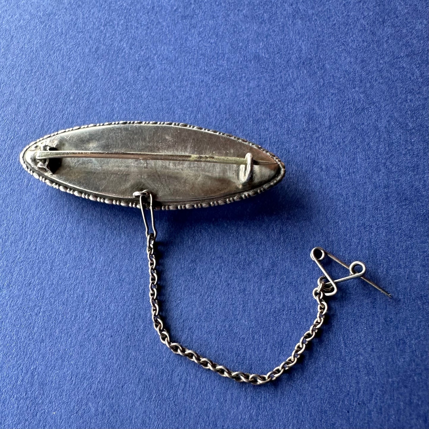 バタフライウィング アイシェイプブローチ ②