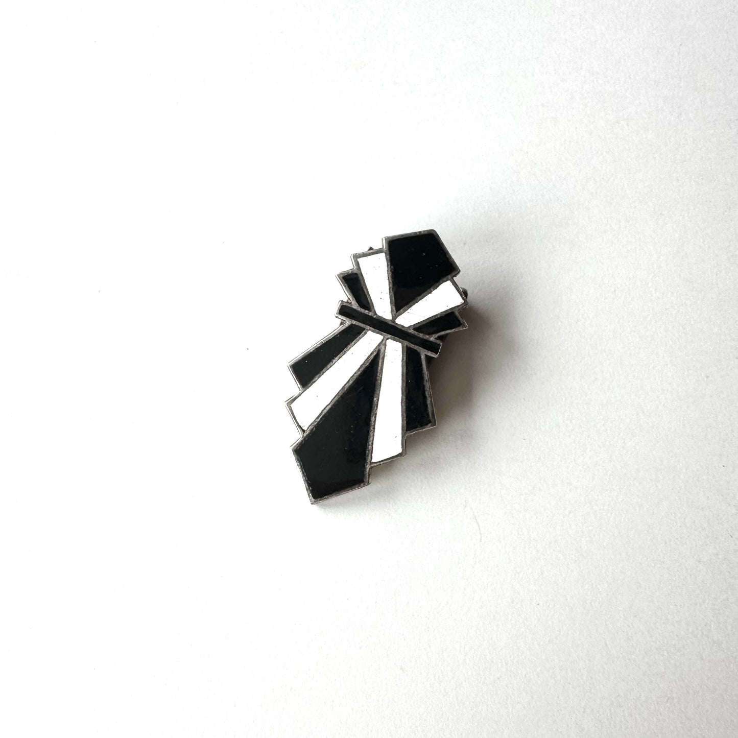 アールデコ ブラック＆ホワイト エナメル ドレスクリップ