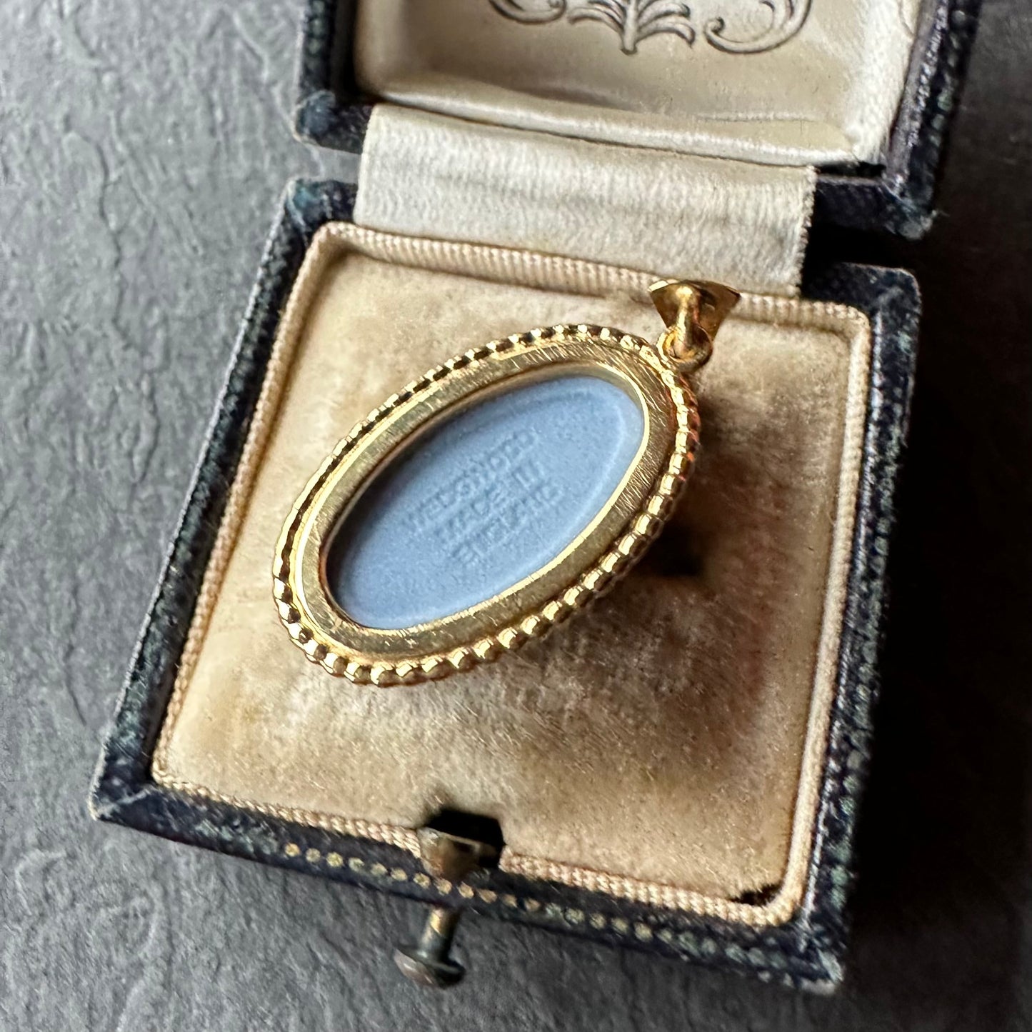 ウェッジウッド オーバルペンダントトップ ブルー