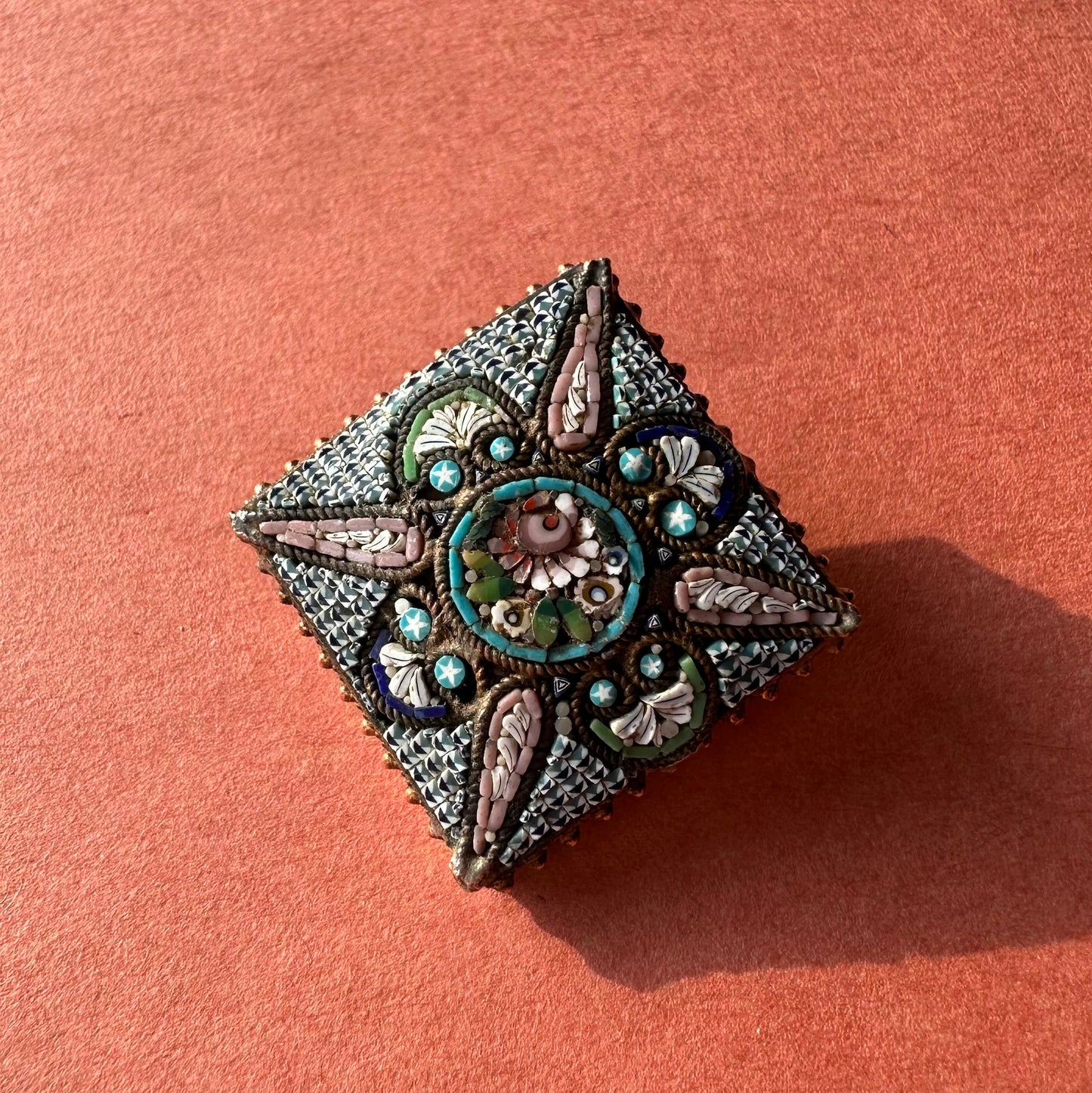 マイクロモザイク スクエア アンティークブローチ