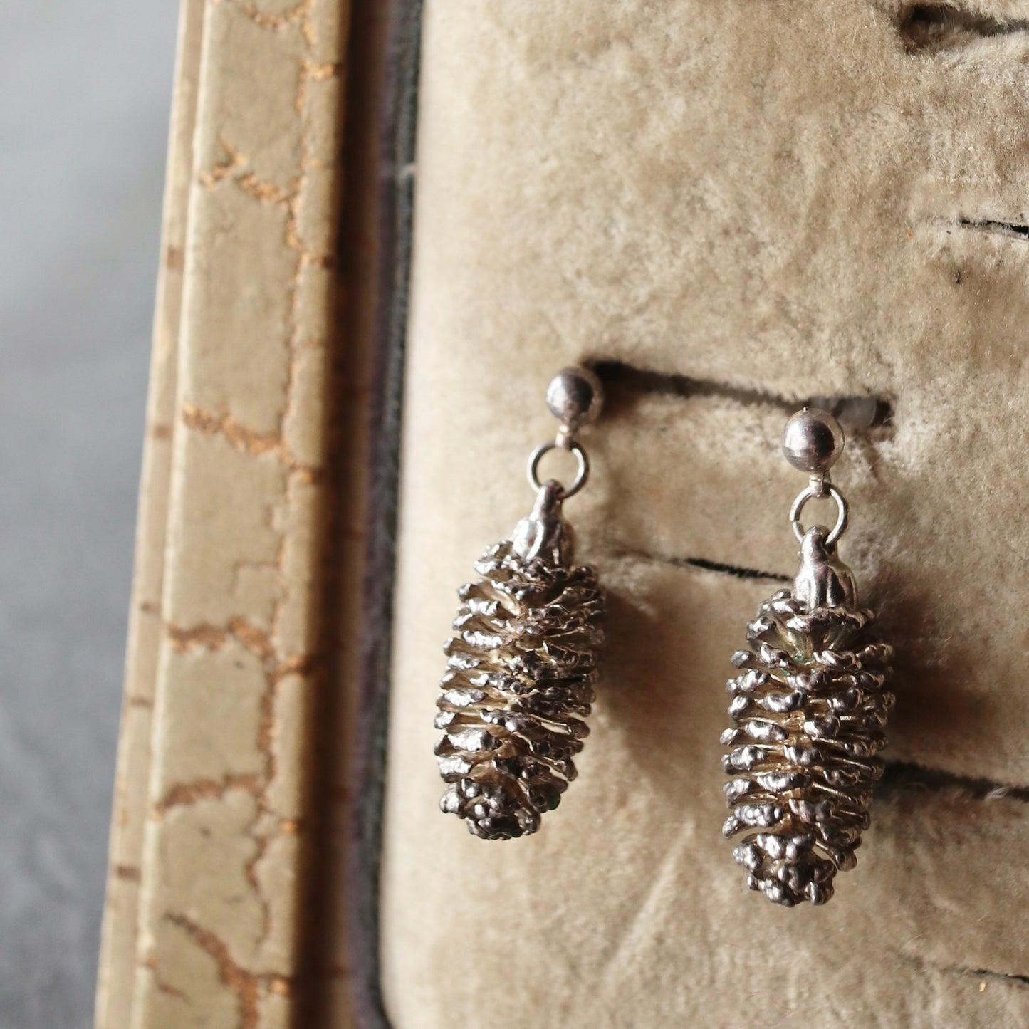 パインコーン ヴィンテージシルバーピアス