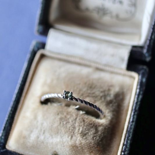 シルバー ツイストロープ＆ペリドットカラーグラス ヴィンテージリング 14.5号