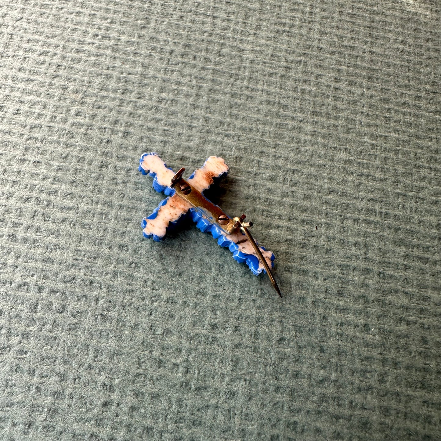 忘れな草 クロス ブローチ