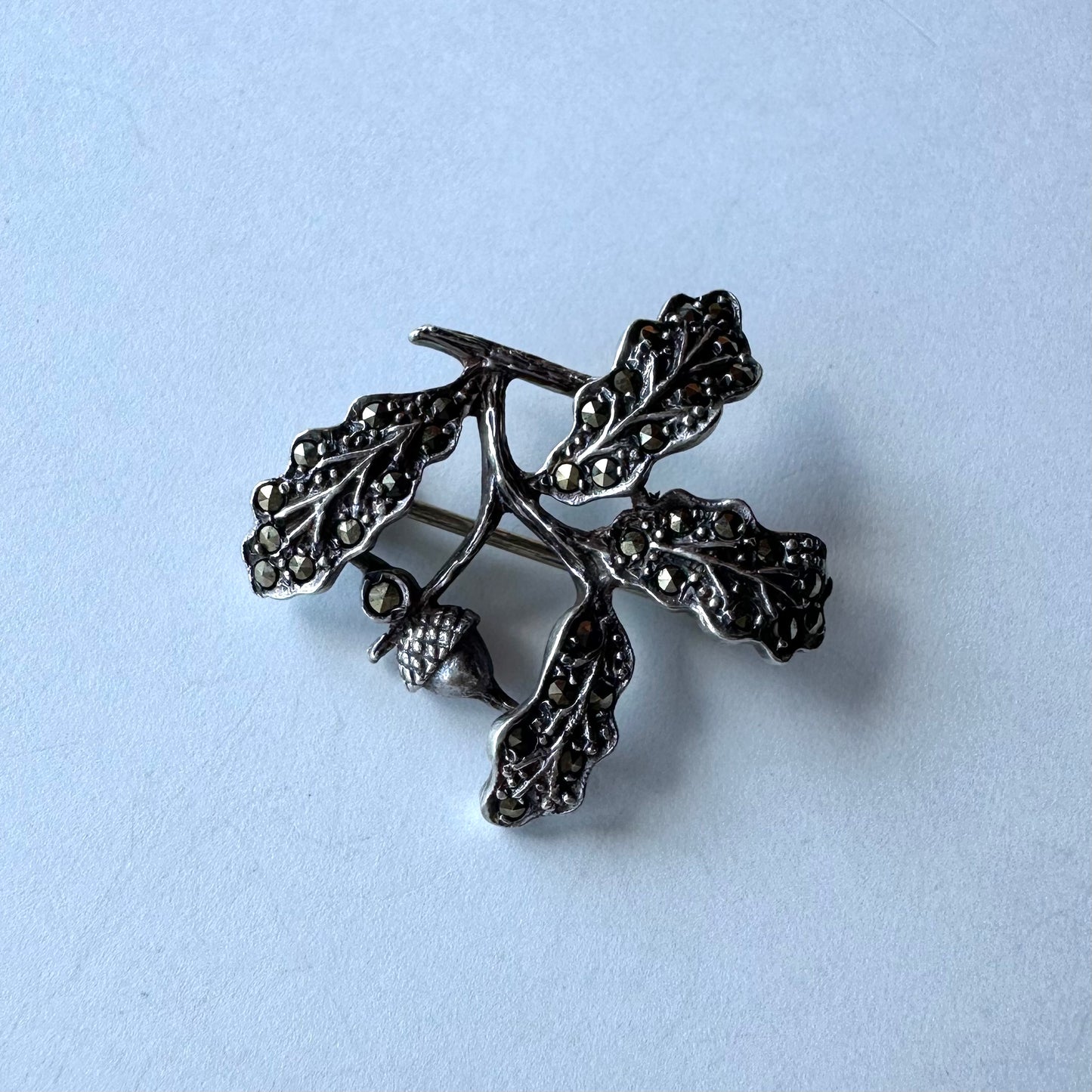 シルバー＆マーカサイト どんぐり ブローチ