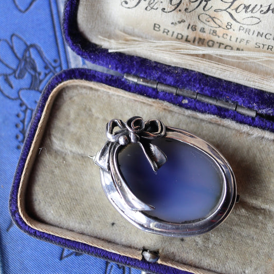 カルセドニー＆シルバー　アンティークブローチ