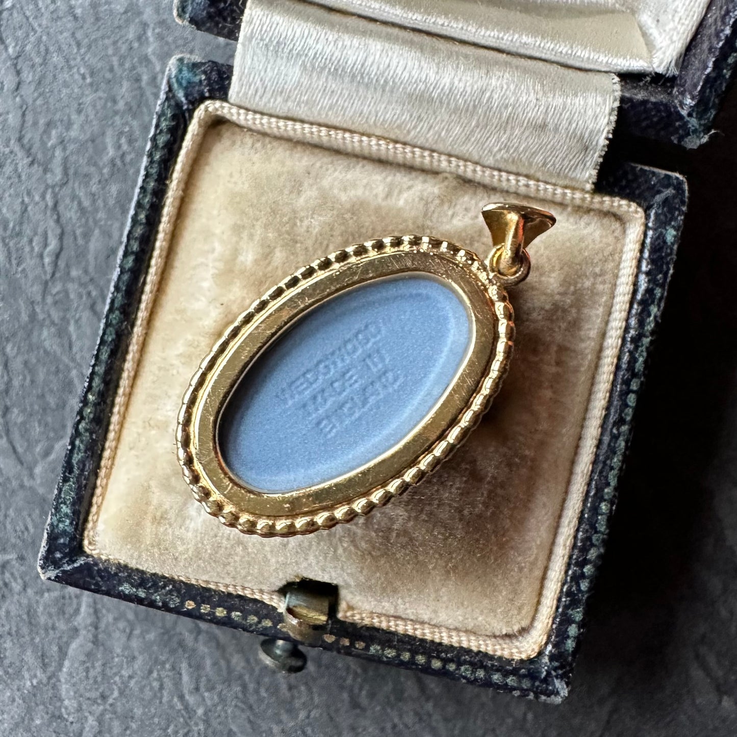 ウェッジウッド オーバルペンダントトップ ブルー