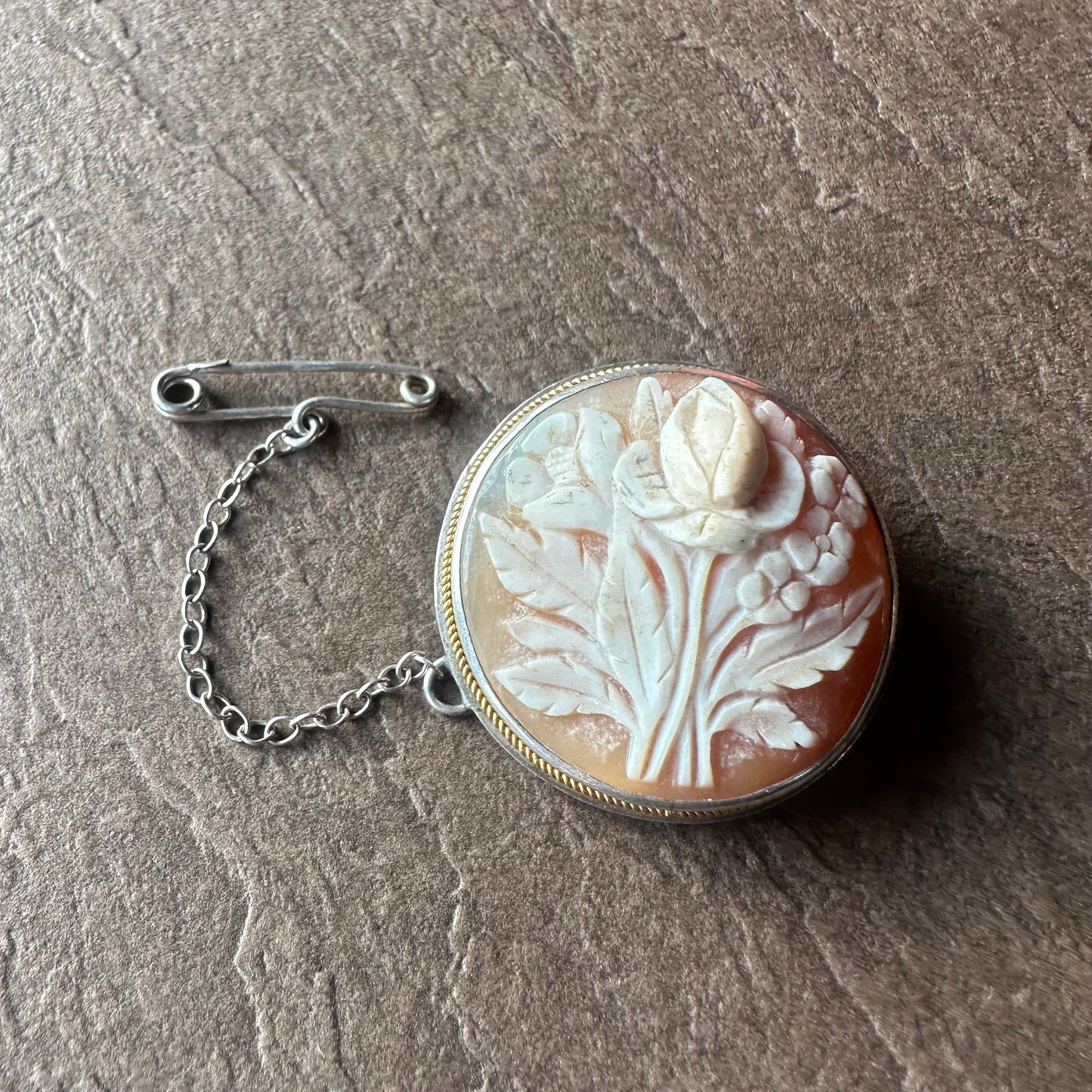 シェルカメオ ラウンド フラワーモチーフブローチ＆ペンダントトップ