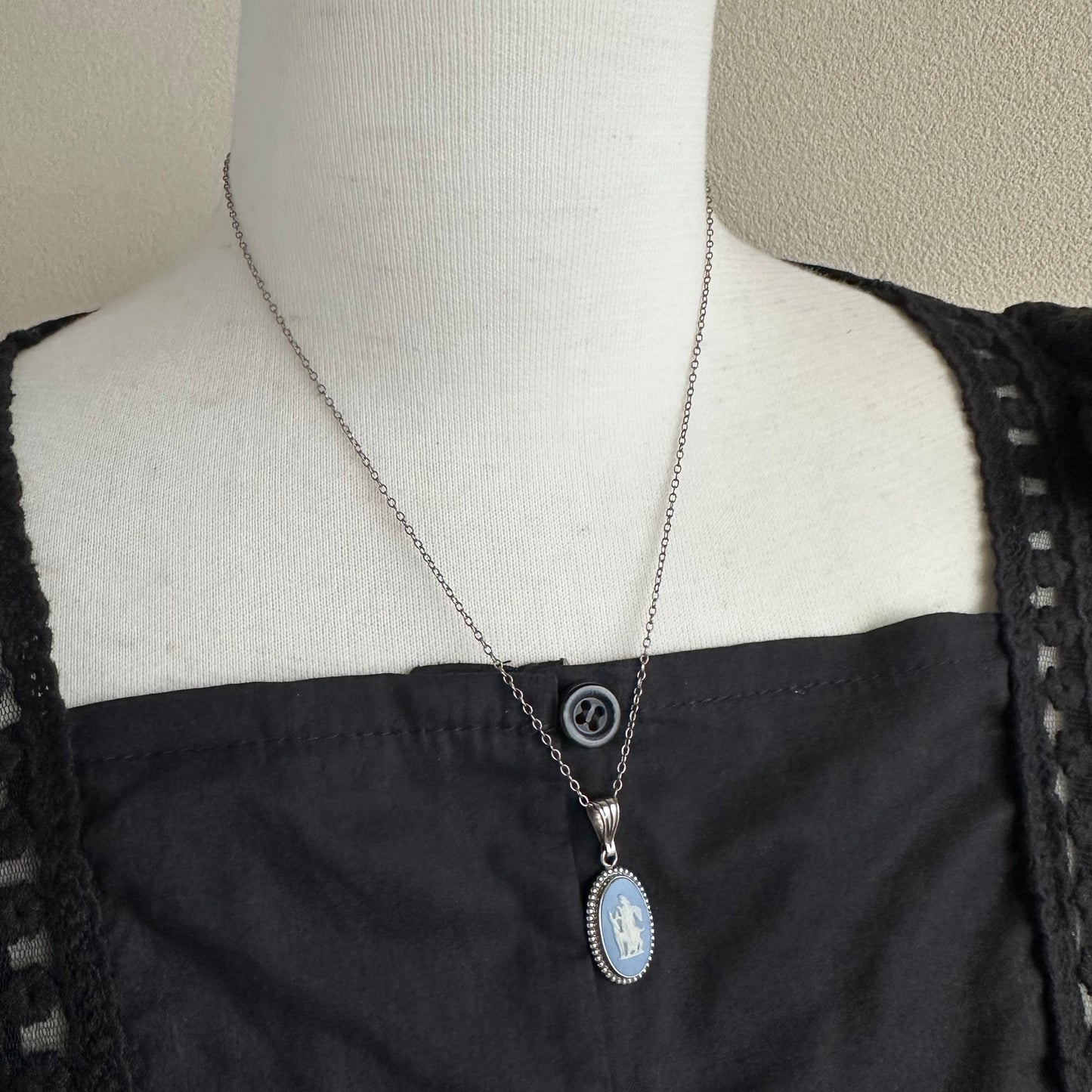 ウェッジウッド オーバルネックレス ブルー