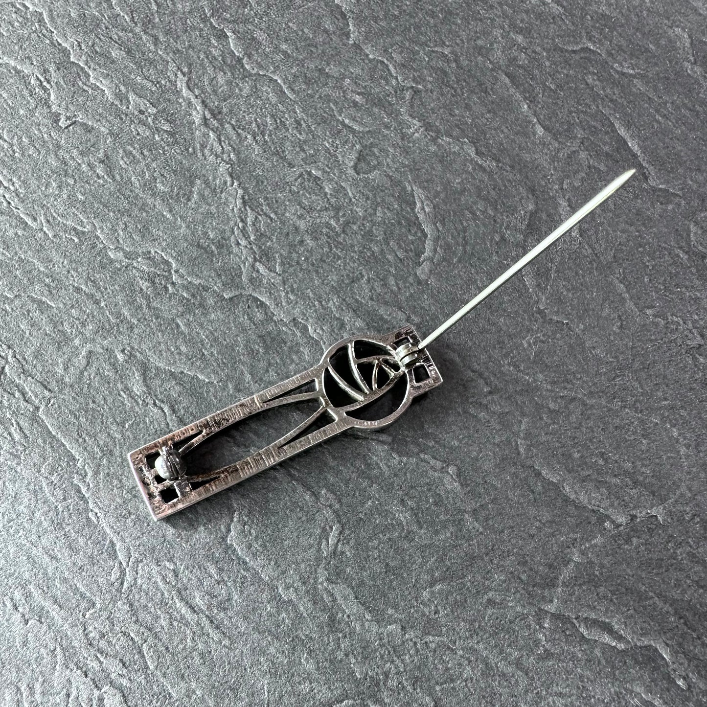 マッキントッシュスタイル ローズモチーフ ブローチ