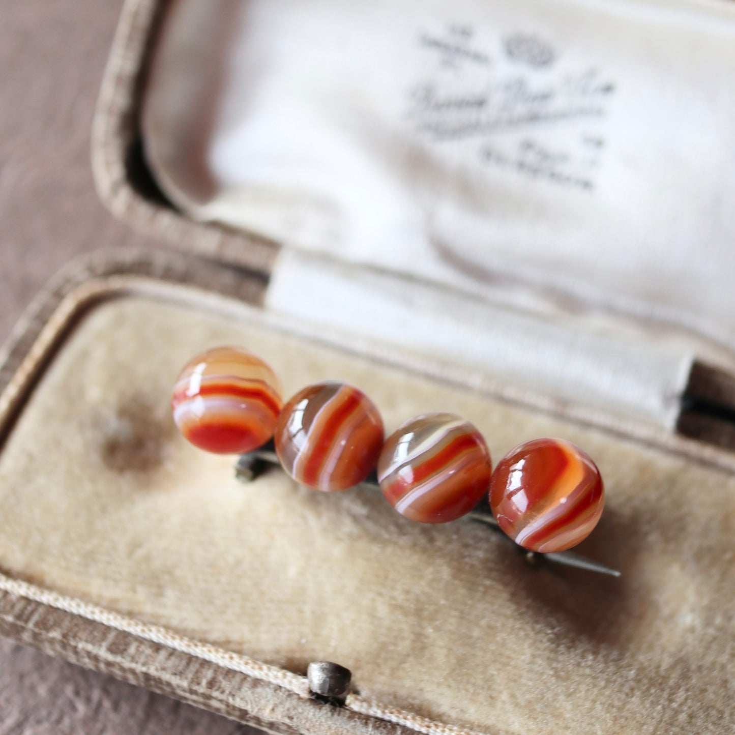 ヴィクトリアン バンデッドアゲート バーブローチ(鑑別書付)