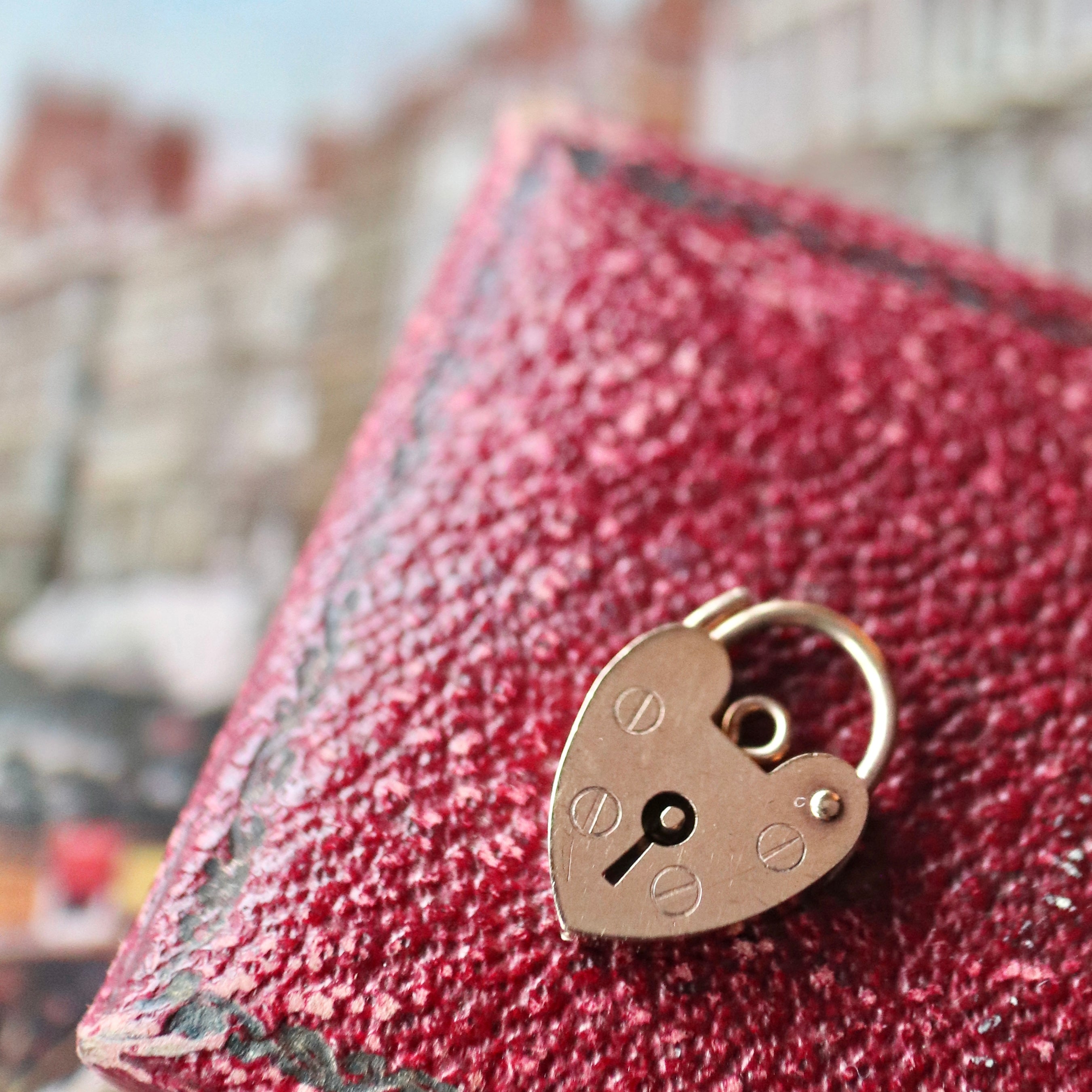 ラッキーモチーフ｜サフィレット・マイクロモザイク・バタフライ